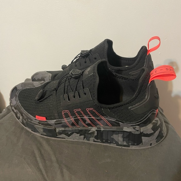 ADIDAS NMD_R1 - Picture 3 of 5